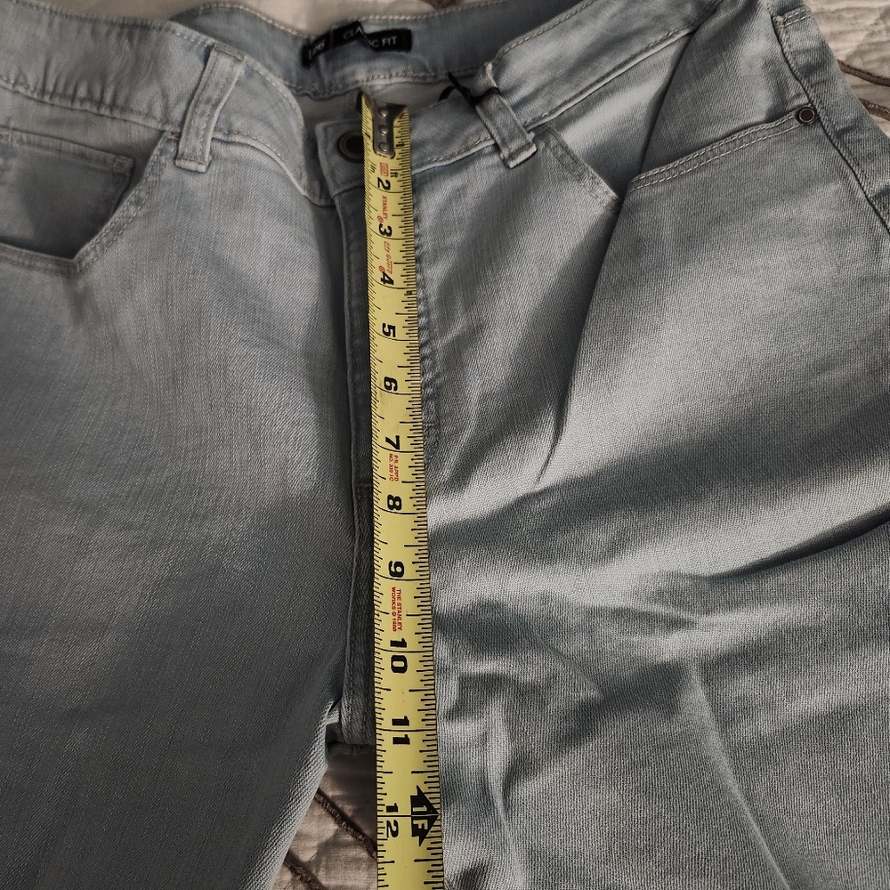 Lee Classic Fit Light Blue Jeans - Picture 14 of 15